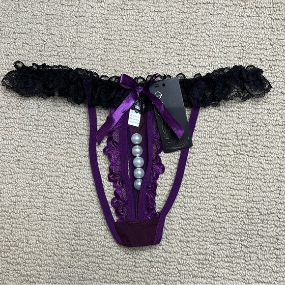 Women’s Purple Lace Thong - Picture 1 of 3